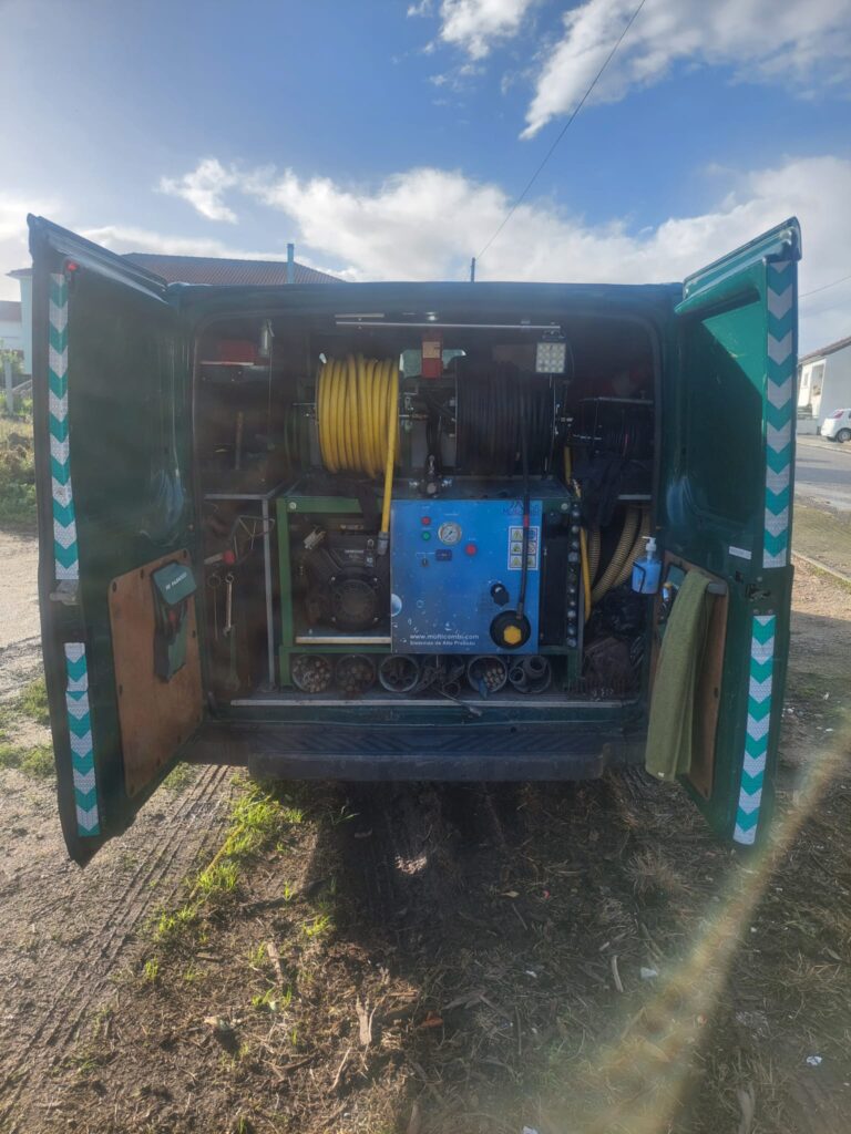 keita desentop desentupimentos urgentes em santa combadao